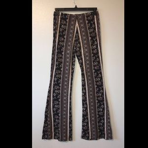 Women’s/Girl’s Tilly’s Flowered Flared Leggings